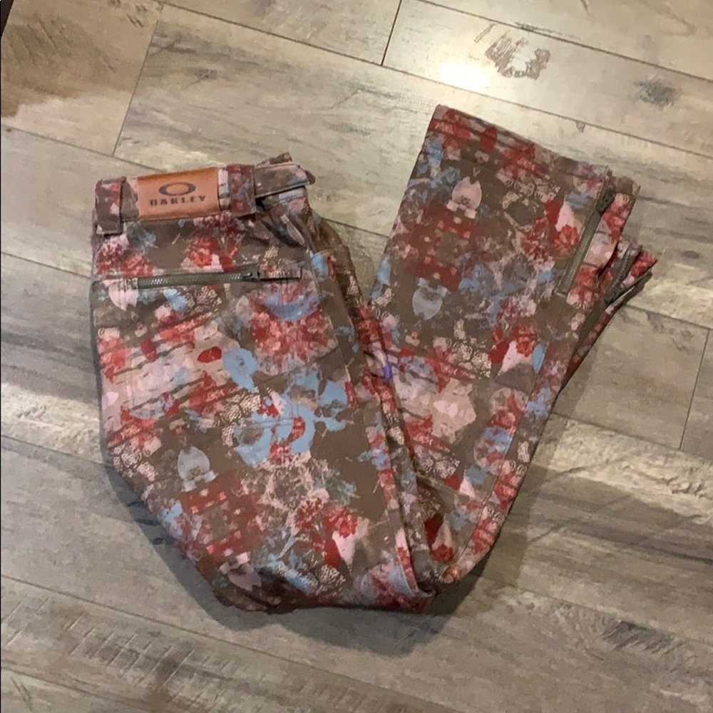 Oakley snow pants